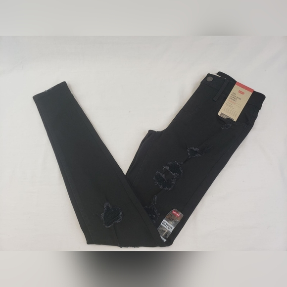 Levi's Denim - NWT Levi's high rise super skinny black distressed denim